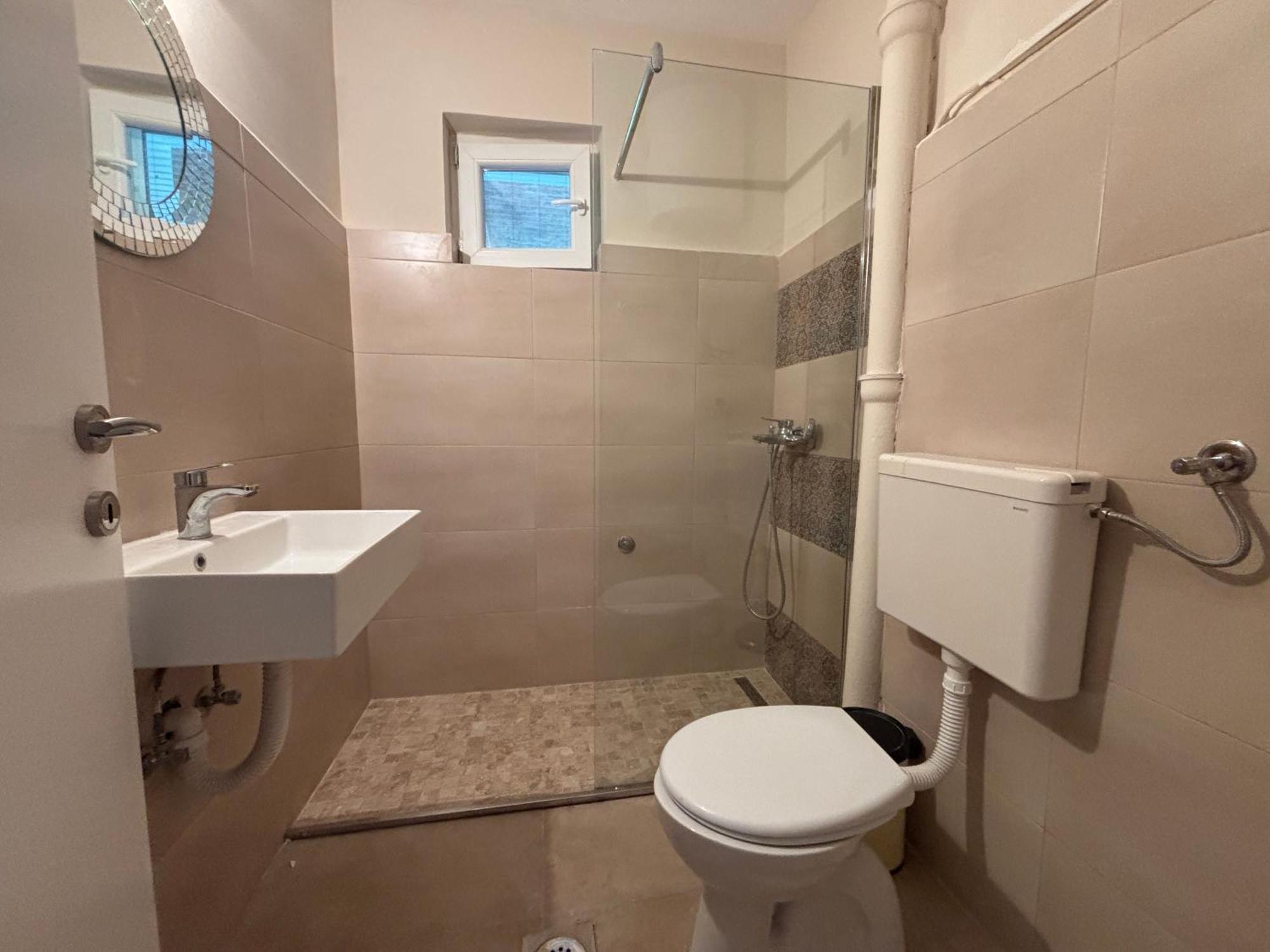 Vuko I Magalena Midzor Apartment Petrovac